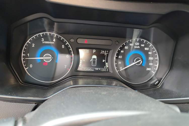 Used Dongfeng Fengon 580 2016 Revised Version 1.5T CVT Luxury Edition
