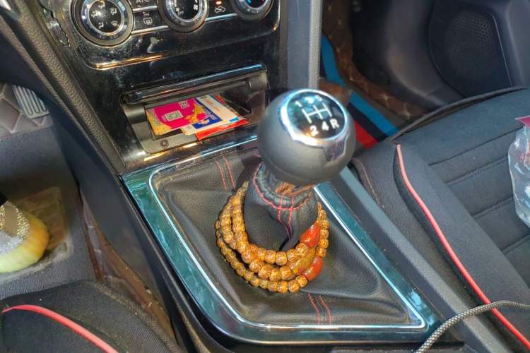 Used Venucia D60 2021 1.6L Entry Manual Comfort Edition Gear Lever