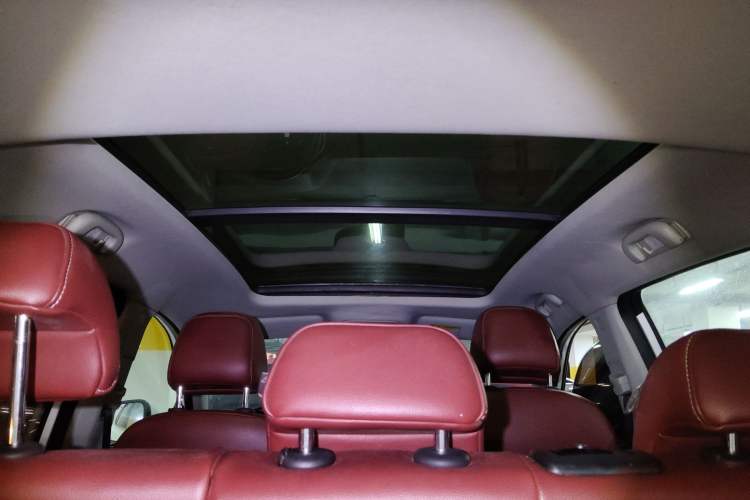 Used Roewe RX5 2016 30T Four-Wheel Drive Automatic Internet Smart Luxury Edition Headliner