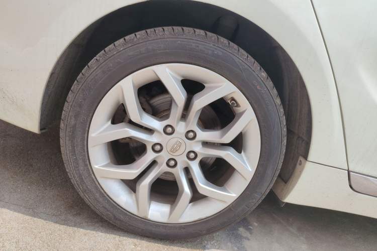 Used Geely Auto Emgrand GT 2015 1.8T Flagship Model Right Rear Wheel Hub