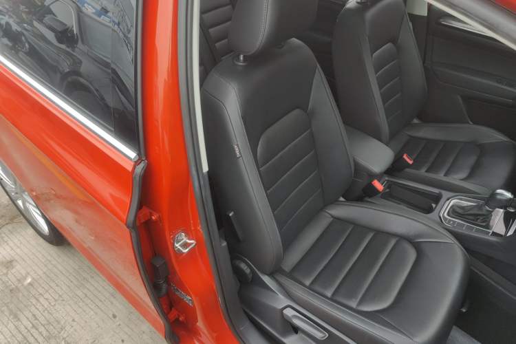 Used Volkswagen Golf Sportsvan 2016 230TSI Automatic Luxury Version