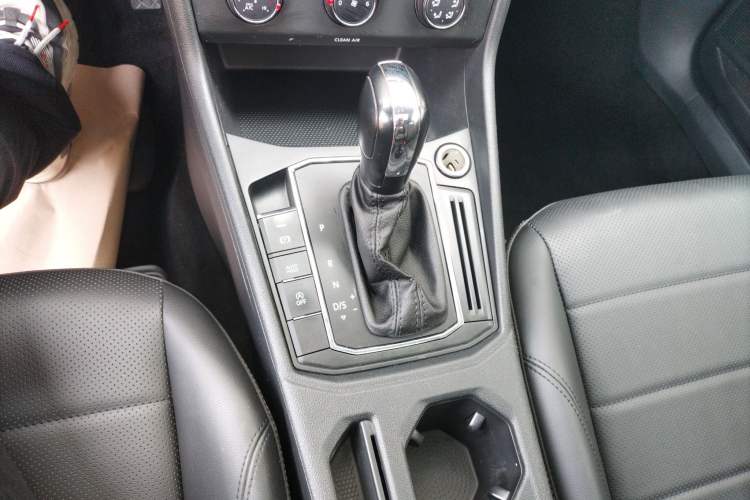 Used Volkswagen Lavida 2018 1.5L Automatic Comfort Edition China V Standard Gear Lever