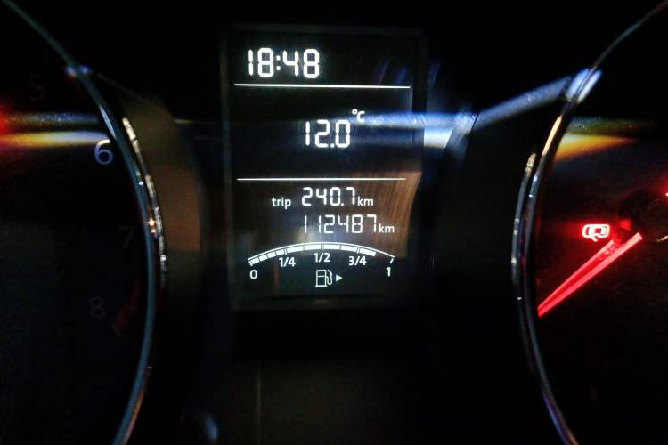 Used Volkswagen Sagitar 2017 1.6L Manual Comfort Model Odometer Close Up