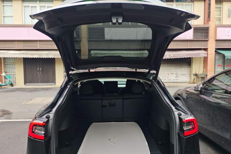 Used Tesla Model Y 2024 Rear-Wheel-Drive Version