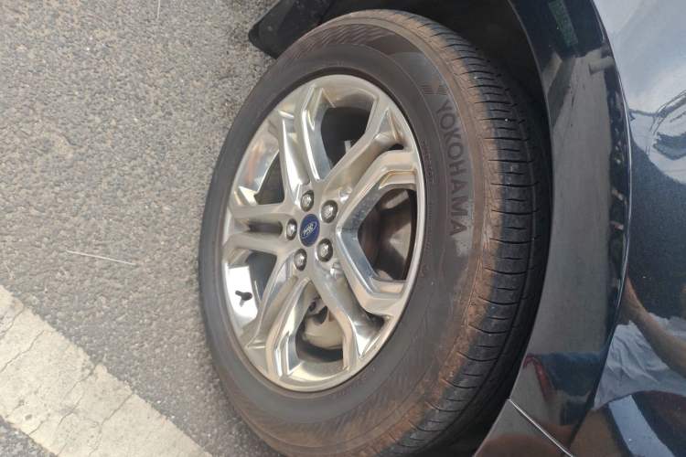 Used Ford Edge 2016 EcoBoost 245 Two-Wheel-Drive Titanium 7-Seater
