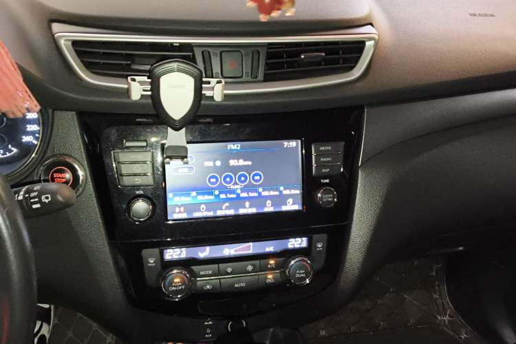 Used Nissan X-Trail 2015 2.0L CVT Comfort MAX Edition 2WD
