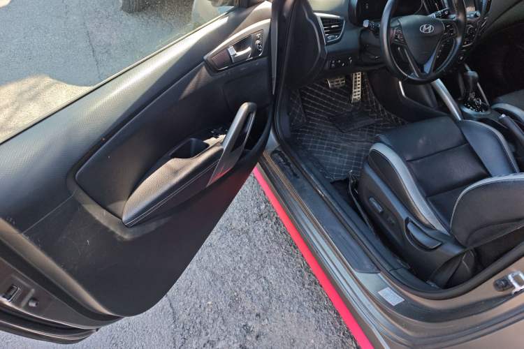 Used Hyundai Veloster 2015 1.6T Automatic Prestige Edition
