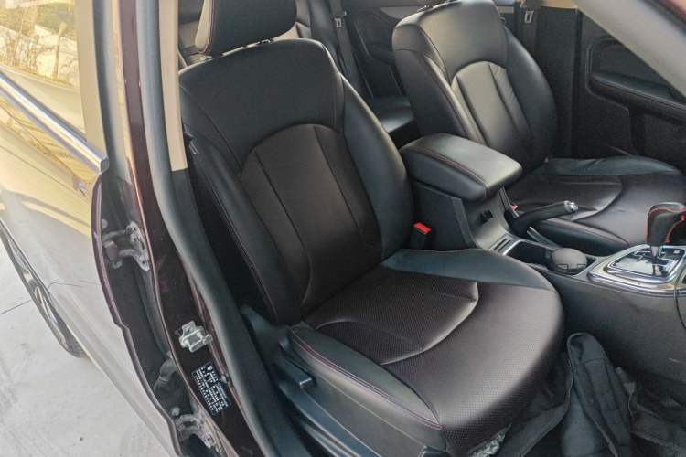 Used Baojun 560 2016 1.8L iAMT Luxury Model