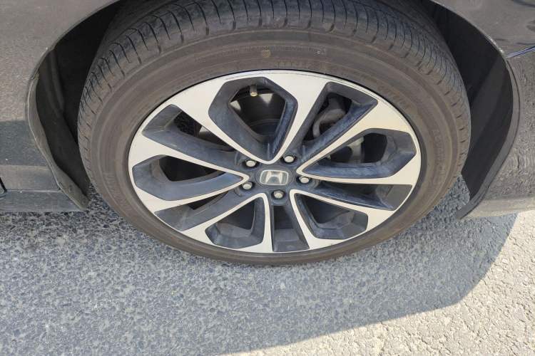 Used Honda Accord 2014 3.0L VTI Prestige Edition Right Front Wheel Hub