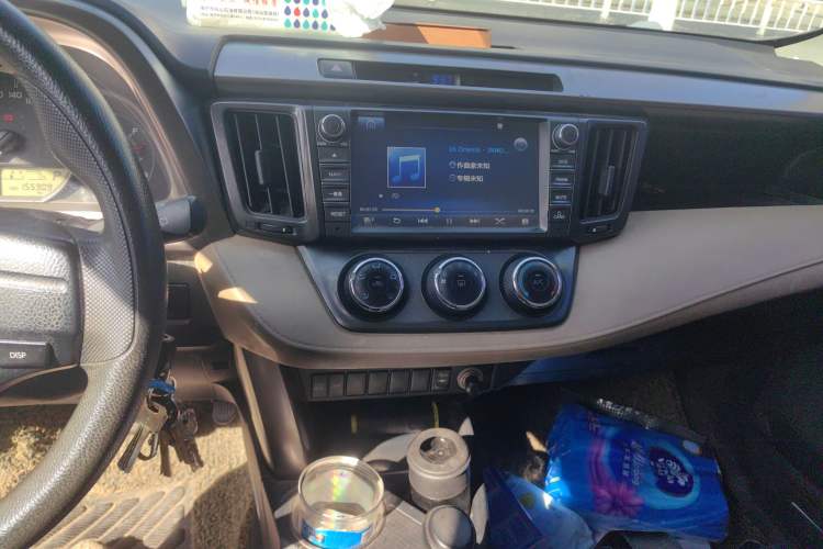 Used Toyota RAV4 2013 2.0L CVT Two-Wheel Drive Urban Edition