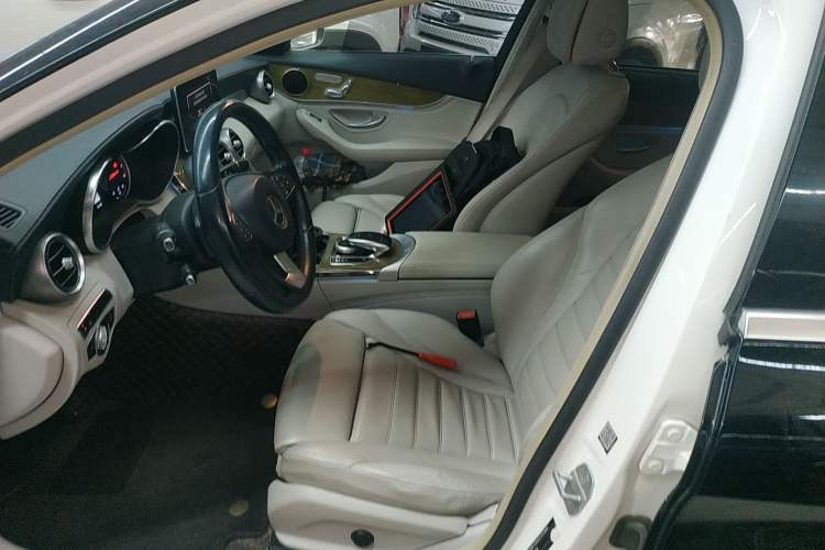 Used Mercedes-Benz C-Class 2015 C 260 L
