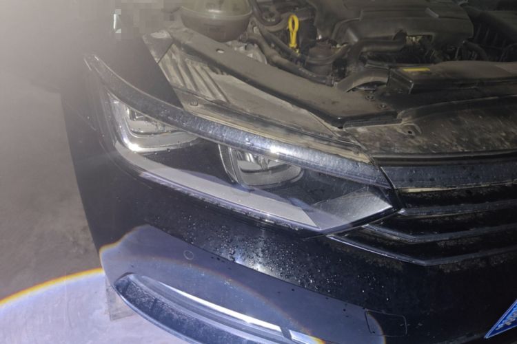 Used Volkswagen Magotan 2018 330TSI DSG Luxury Model Right Front Headlight