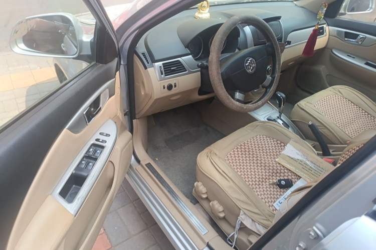 Used Buick Excelle 2013 1.5L Automatic Classic Model
