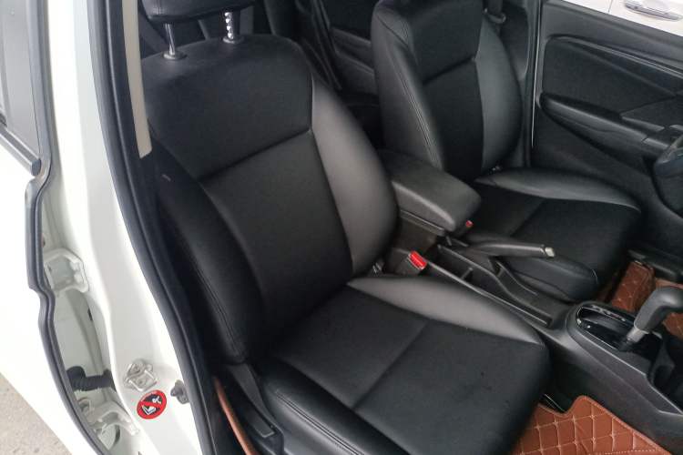 Used Honda Fit 2018 1.5L CVT Comfort Sunroof Version Right Front Seat