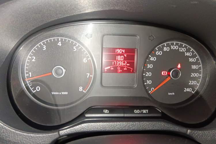 Used Volkswagen Polo 2011 1.6L Manual ZhiShang Edition
