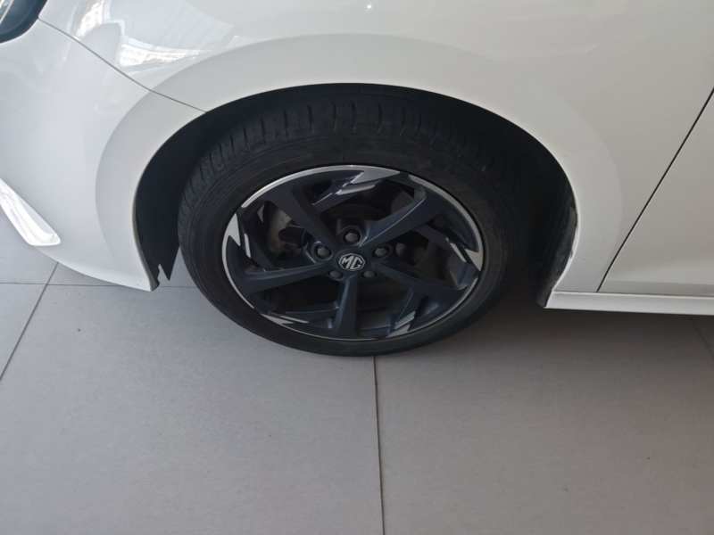 Used MG 5 2022 300TGI DCT Chao Yue Luxury Edition — 22