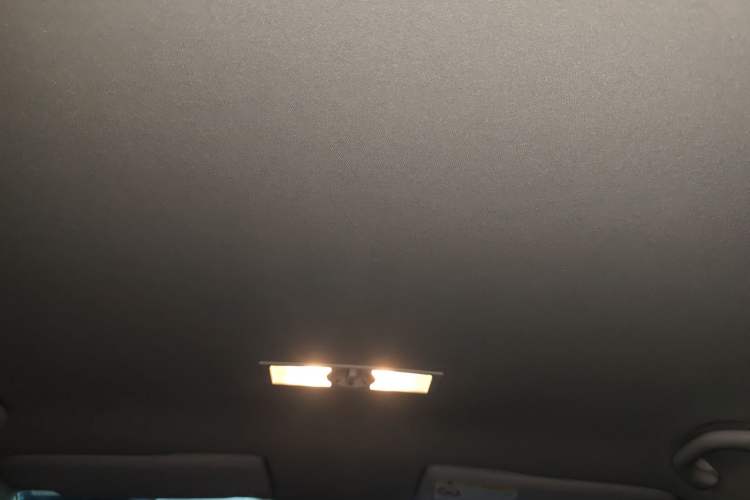 Used Volkswagen Lavida 2013 Revised Classic 1.6L Automatic Fashion Edition
