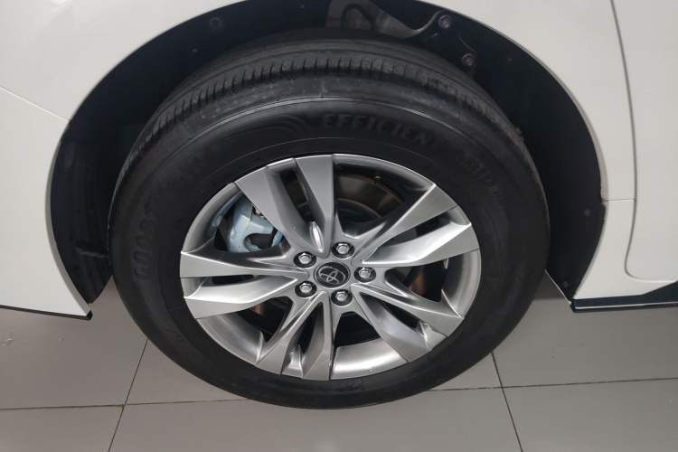 Used Toyota Sienna 2024 2.5L Hybrid Four-Wheel Drive Prestige Edition