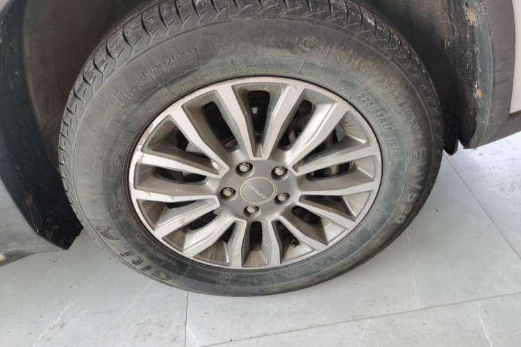 Used Haval H6 2015 Sport Edition 1.5T Automatic Two-Wheel Drive Luxury Model Right Front Wheel Hub