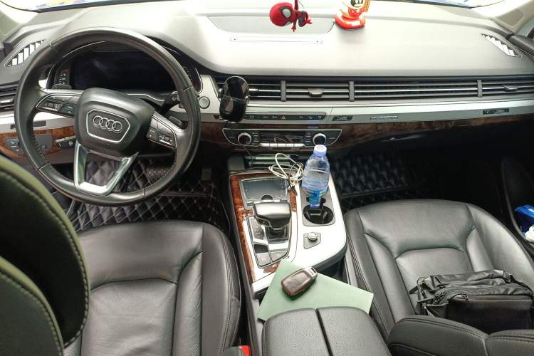 Used Audi Q7 2016 45 TFSI S line Sport Edition Center Console