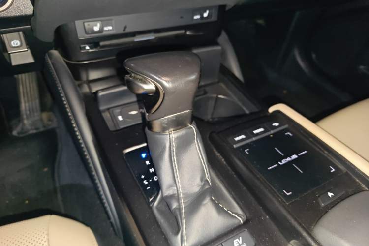 Used Lexus ES 2018 300h Premier Edition China VI Standard
