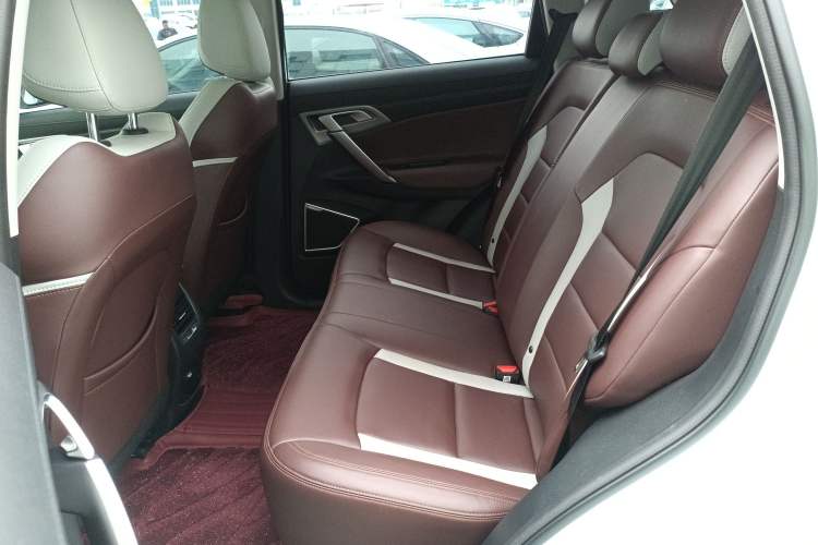 Used Geely Auto Emgrand X7 Sport 2022 1.8TD DCT Zhiya Trim
