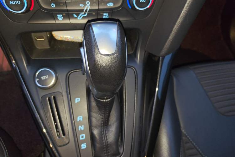 Used Ford Focus 2017 Hatchback 1.6L Automatic Fashion Edition Smart Drive Version
