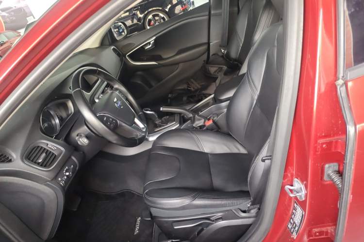 Used Volvo V40 2015 1.6T Zhiyi Edition Left Front Seat