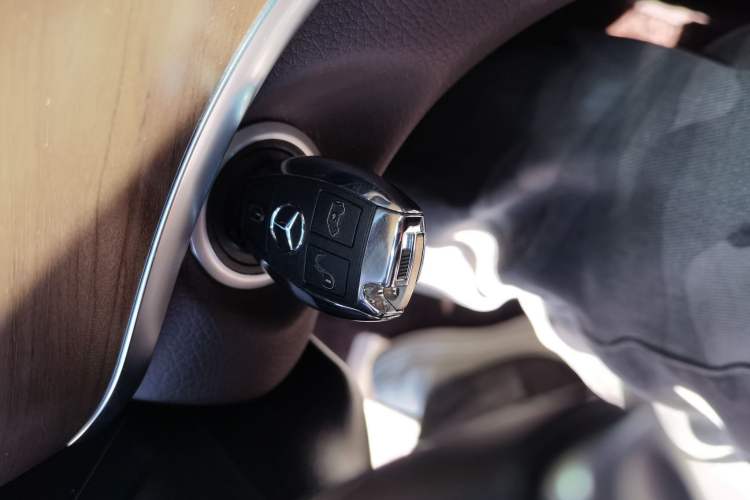 Used Mercedes-Benz V-Class 2021 V 260 L Long-wheelbase Luxury Edition Vehicle Key