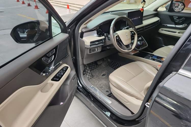 Used Lincoln Corsair 2020 2.0T Two-Wheel Drive Luxury Edition Driver Seat