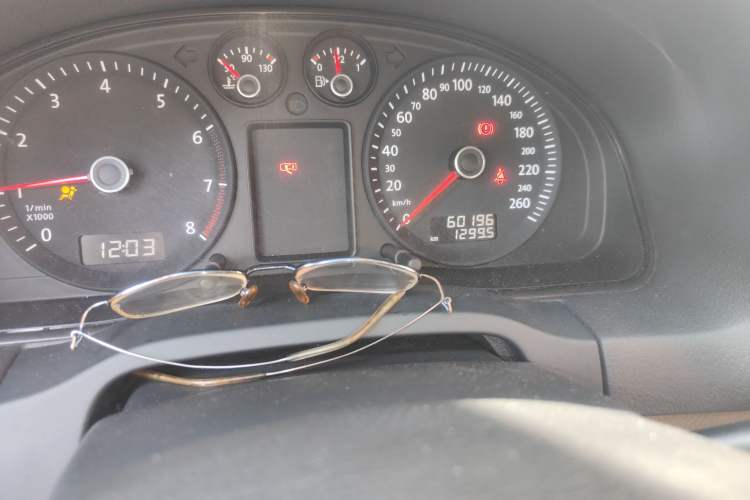 Used Volkswagen Passat 2011 2.0L Manual Luxury Version