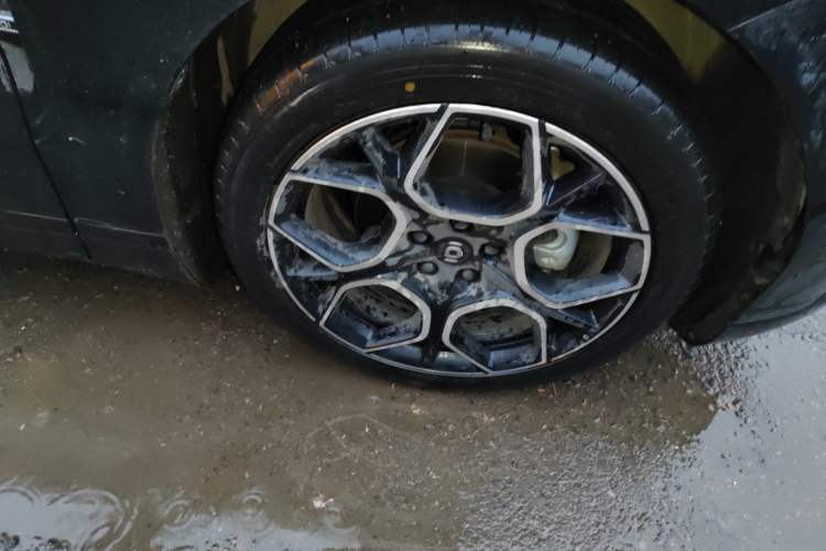 Used CHANGAN NEVO A07 2025 Blue Whale Pure Electric 625 Flagship Model Right Front Wheel Hub