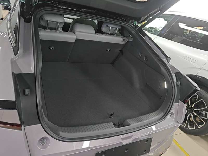 Used XPeng P7+ 2026 Model, Range-Extended 1550 Max Tech Edition — 18