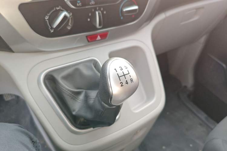 Used JAC Refine M3 2022 PLUS IKEA Edition 1.8L Comfort Version Gear Lever