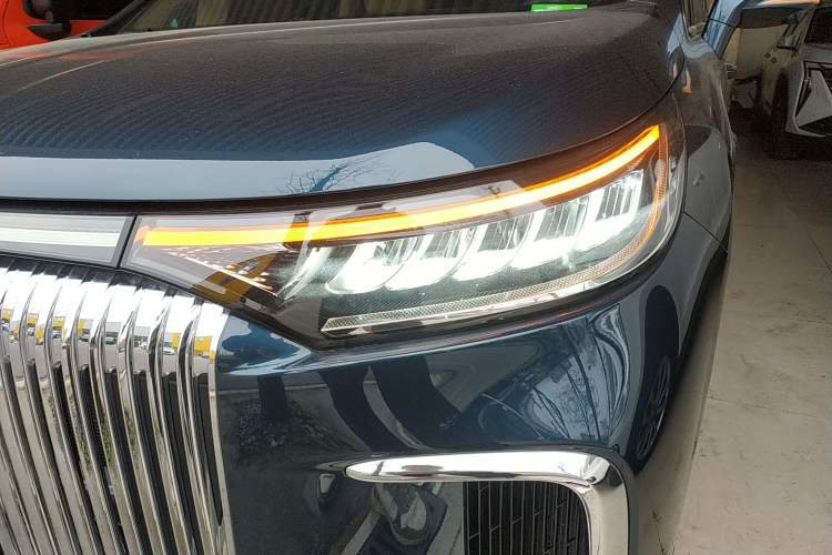 Used VOYAH Dream 2025 PHEV Four-Wheel-Drive Flagship Version – Qiankun Edition Left Front Headlight