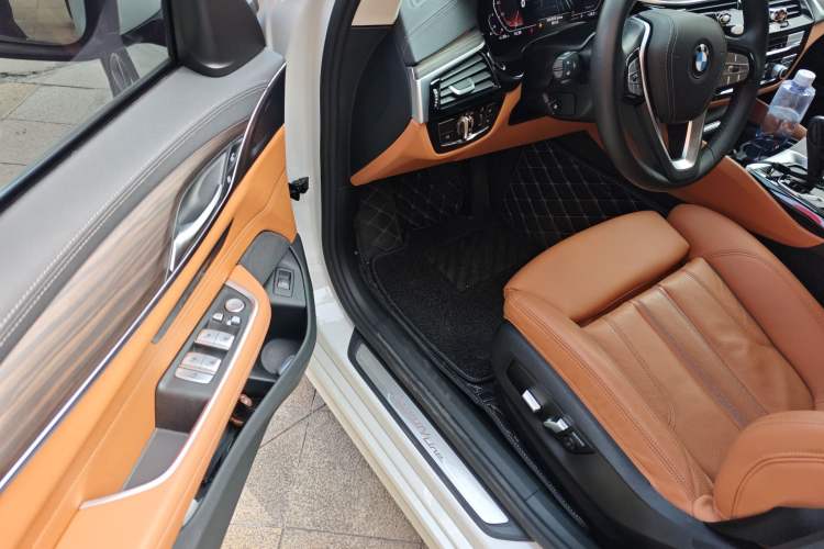 Used BMW 6 Series GT 2022 630i Luxury Design Package Driver Seat