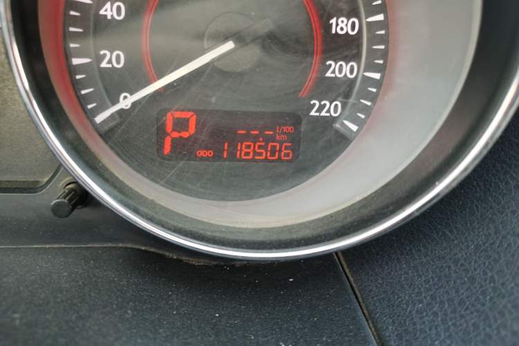 Used Bestune B50 2013 1.6L automatic luxury version Odometer Close Up