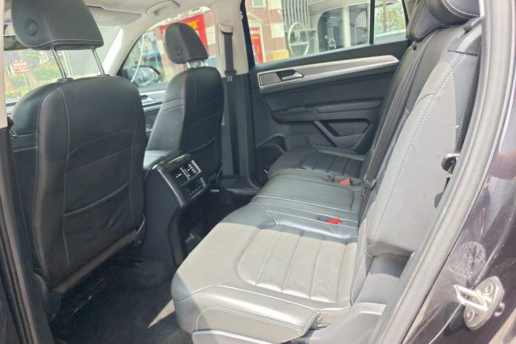 Used Volkswagen Teramont 2020 Revised Version 380TSI Four-Wheel Drive Luxury Edition Left Rear Seat