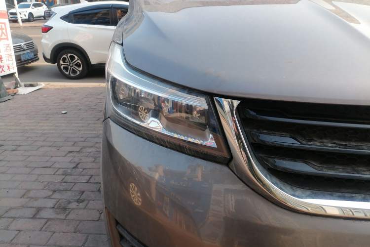 Used Huasong 7 2015 2.0T Automatic Comfort Model