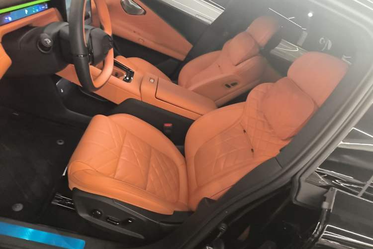 Used Lynk & Co Lynk & Co 10 EM-P 2025 Model 240 Four-Wheel Drive Ultra