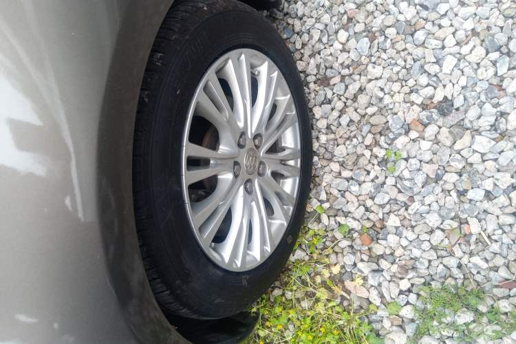 Used Buick GT 2015 18T Dual-Clutch Luxury Model Left Front Wheel Hub