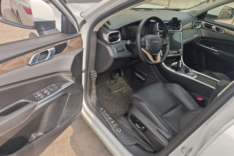 Used Lynk & Co 01 2018 2.0T Two-Wheel-Drive + Version Driver Seat