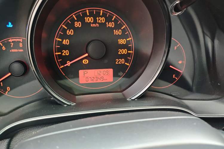 Used Honda Fit 2018 1.5L CVT Comfort Version Odometer Close Up