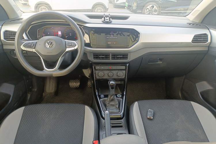 Used Volkswagen Tacqua 2021 200TSI DSG JoyConnect Edition