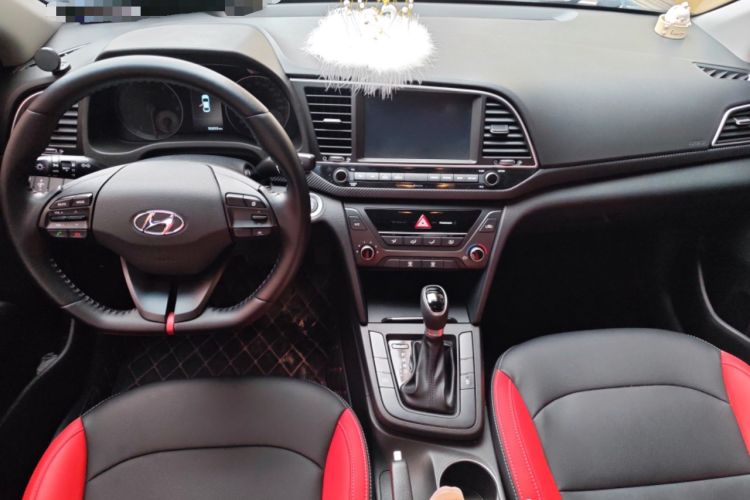 Used Hyundai Elantra (6th Generation / Lingdong) 2018 1.4T Dual-Clutch Xuan Dong · Dynamic Edition Center Console