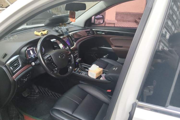 Used GAC Trumpchi GS8 2017 320T Two-Wheel Drive Luxury Smart Connectivity Version (7 Seats)