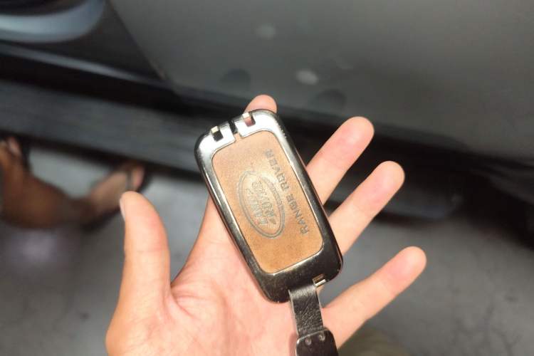 Used Land Rover Defender 2022 110 P400 X-DYNAMIC HSE Vehicle Key