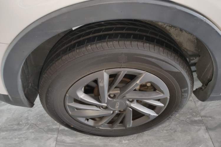 Used NETA V 2021 Standard Range Entertainment Version – Upgraded Model Right Rear Wheel Hub