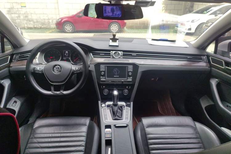 Used Volkswagen Magotan 2018 Facelift 380TSI DSG Luxury Version Center Console