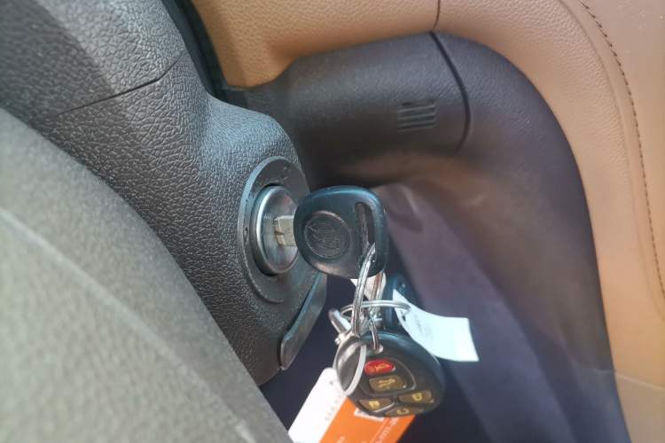 Used Buick Enclave 2014 3.6L Two-Wheel Drive Elite Comfort Version